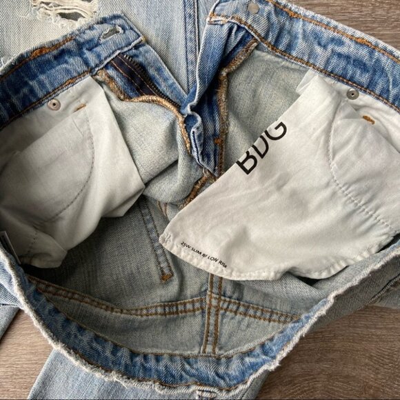 BDG Slim Boyfriend Low  Rise Ripped Jeans - Picture 15 of 16